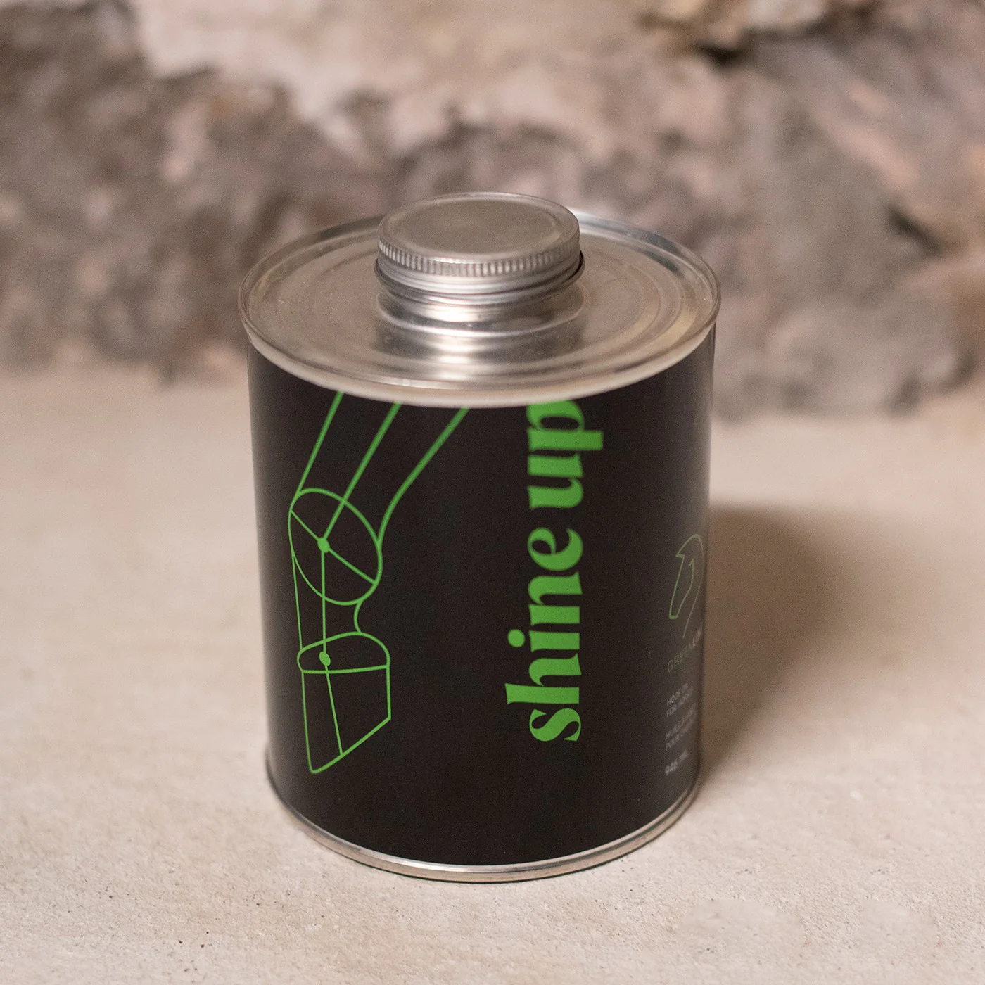 Greenline Shine Up Hoof Oil 946 mL - Image 3