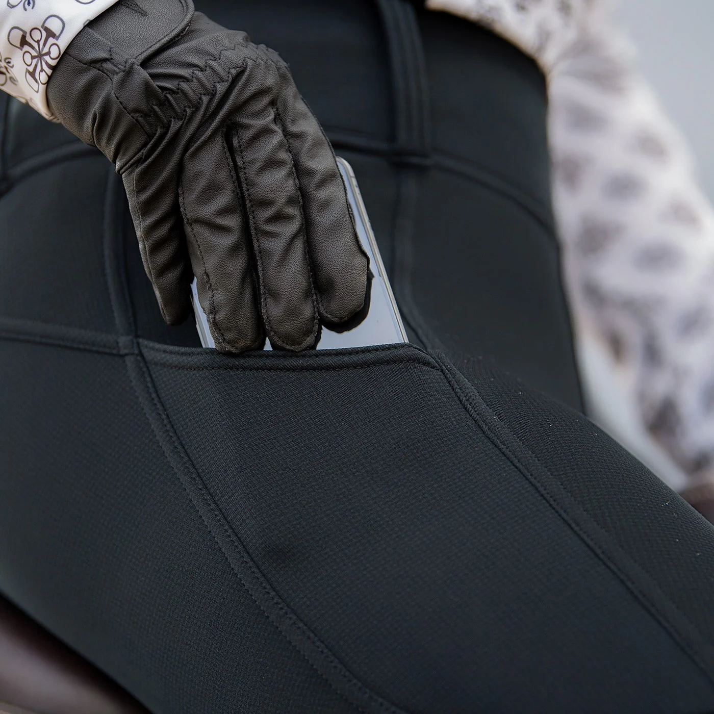 Kerrits Sit Tight Windpro Full Seat Winter Tight - Image 10
