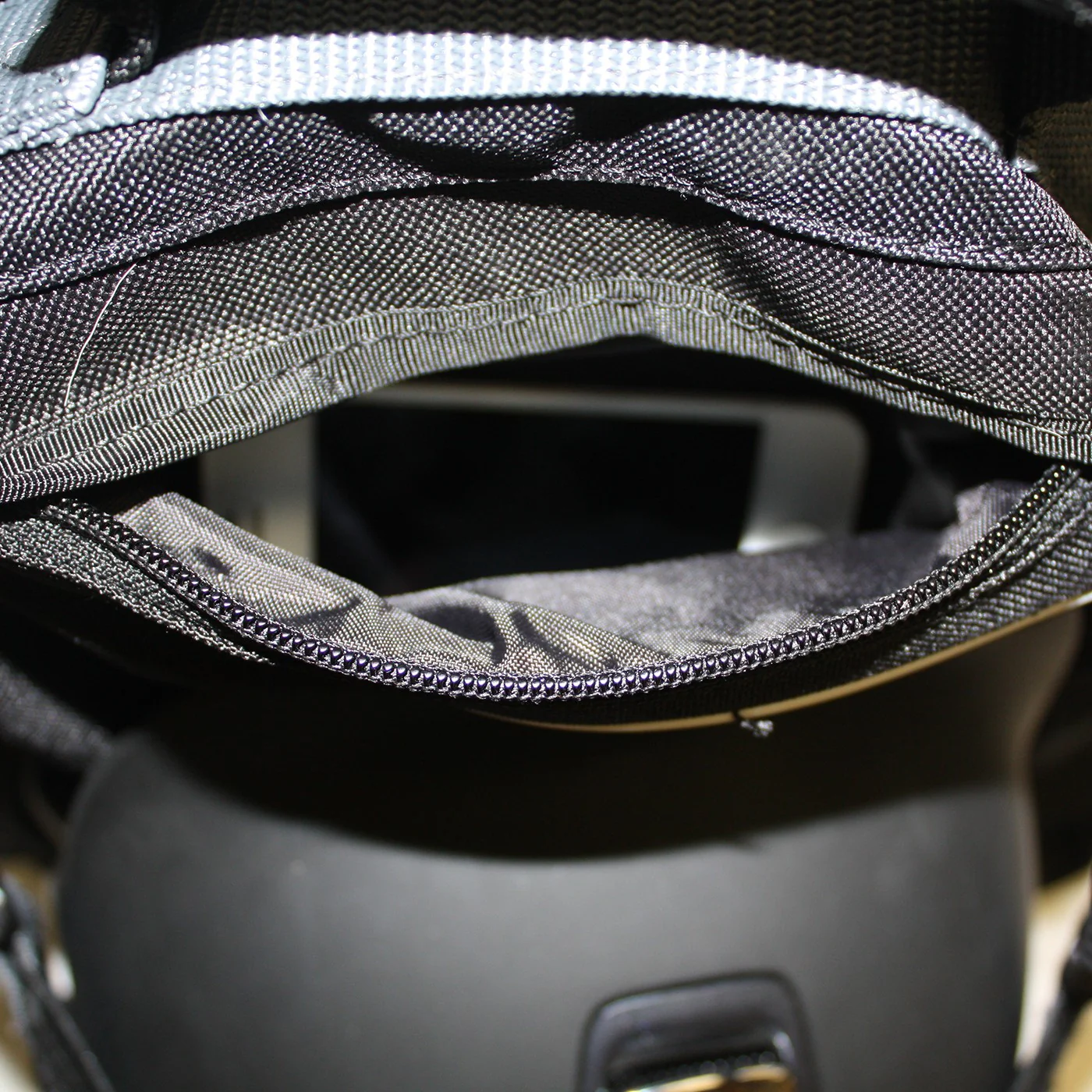 Shedrow Deluxe Backpack - Image 6