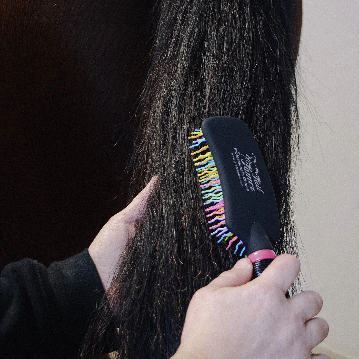 Tail Tamers Curved Handle Rainbow Brush - Image 3